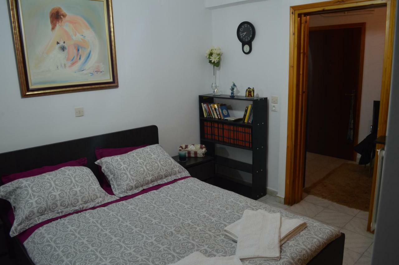 Apartment In The Center Of Aigio F Ngoại thất bức ảnh